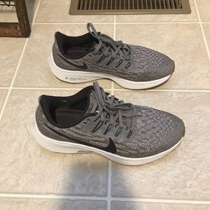 Pre-owned Nike Women’s Air Zoom Pegasus 37 size 8